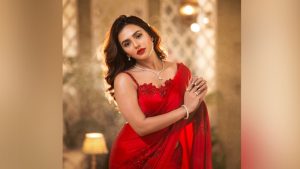 চাকচিক্যের আড়ালে প্রতিদিনই আমাদের স্ট্রাগল করতে হয়: ফারিয়া