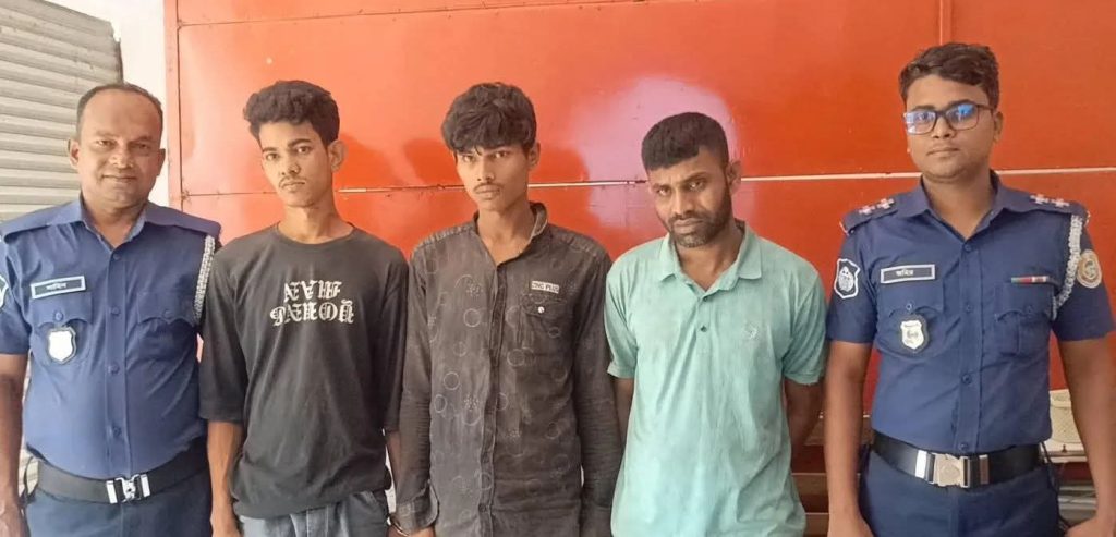 পিরোজপুরে ৫ মামলার আসামিসহ ৩জন মাদক কারবারি গ্রেপ্তার