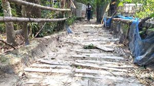 ঝালকাঠিতে ৩ কিলোমিটার রাস্তার বেহাল দশা