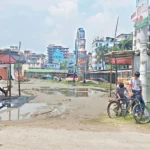 শিক্ষা প্রতিষ্ঠানের পাশেই মেলার গণশৌচাগার