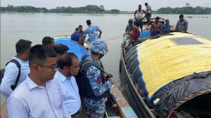 পিরোজপুরে ১৩ মণ রেণু জব্দ, ৭ জেলের কারাদণ্ড