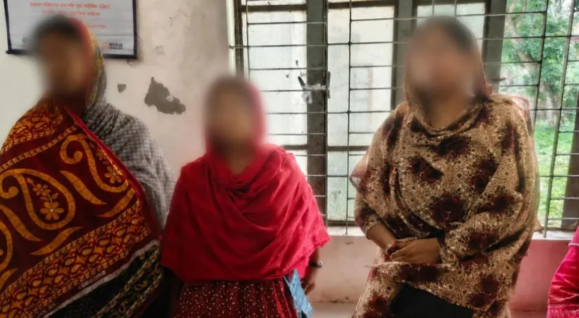 উজিরপুরে তিন রোগীর দালাল আটক