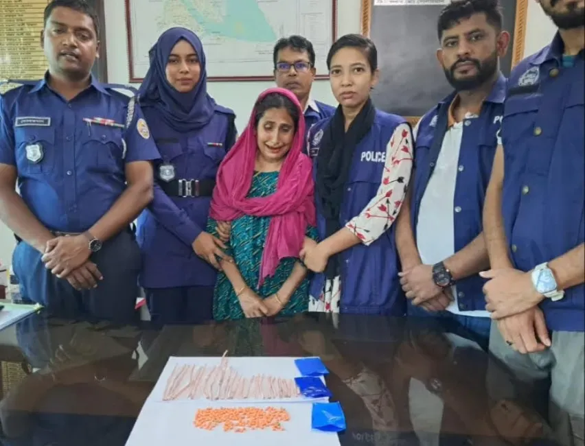 হিজলায় ইয়াবাসহ তাসলিমা আটক